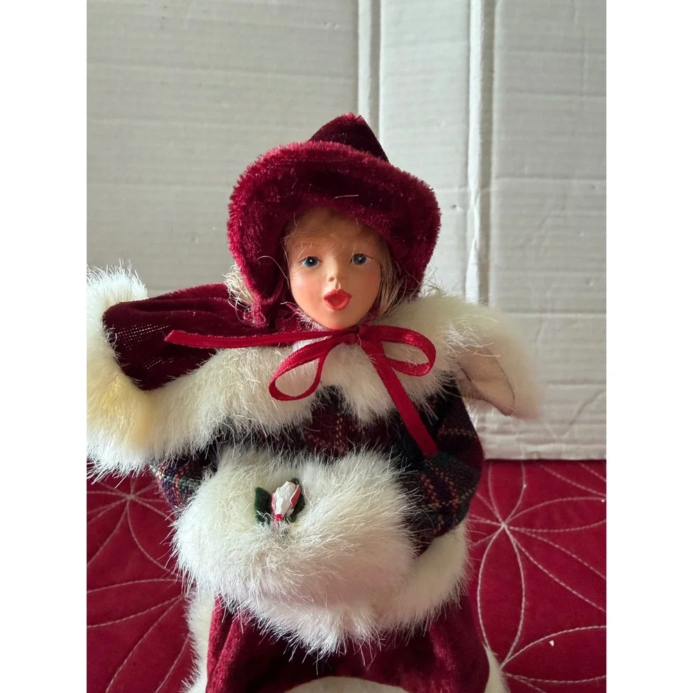 Vintage Christmas Caroler Figurine Burgundy Velvet Faux Fur Victorian 8.5